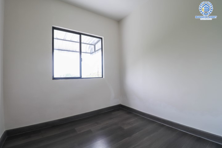 *****ทาวน์เฮ้าส์มือสองย่านนนทบุรี ม.พฤกษา54/1 บางใหญ่-เซ็นทรัลเวสต์เกต หลังมุม! เนื้อที่กว้างขวางถึง 28.3 ตร.ว. ฟังก์ชัน 3 ห้องนอน 2 ห้องน้ำ 1 ที่จอดรถ บ้านหันทิศเหนือ บนทำเลแห่งการเดินทาง เชื่อมต่อถ.กาญจนาฯ เพียง 20 นาทีถึงรถไฟฟ้าสายสีม่วง "สถานีคลองบางไผ่"...